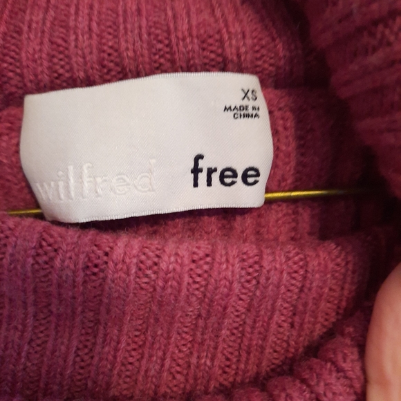 Aritzia Wilfred Free Tilberg Turtleneck Sweater in Heather Foulard - Picture 6 of 10